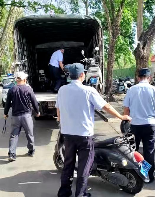 保卫处组织开展“僵尸车”专项整治行动